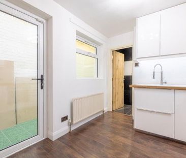 21 Malone Place, Belfast, BT12 5FD - Photo 5