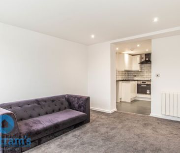 2 bed Flat for Rent - Photo 2