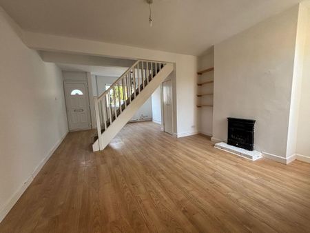 2 bedroom terraced house to rent - Photo 2