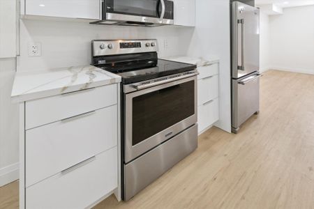 For Lease - 3872 Densbury Drive Unit# Bsmt Apt, Mississauga, Ontario - Photo 2