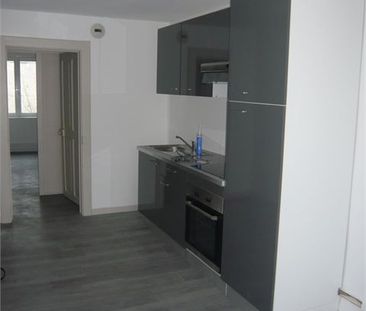 Location Appartement 4 pièces 96m² - Photo 2