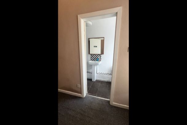 Room in a Shared House, Grasmere St, L5 - Photo 1