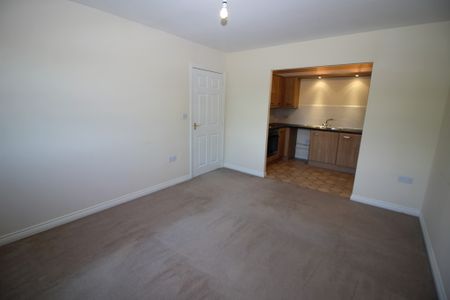 2 Bedroom Apartment - Photo 2