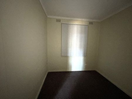 To register & apply for this property, please use this link: https://snug. com/ - Photo 3