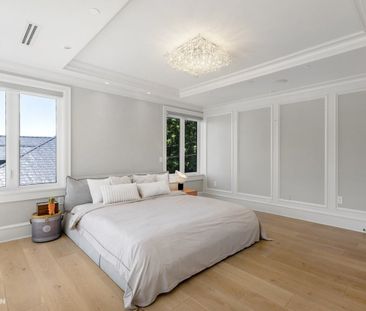 991 Cross Creek Road apartment — West Vancouver, BC (7-Bedroom) - 7 Bedroom - Photo 1