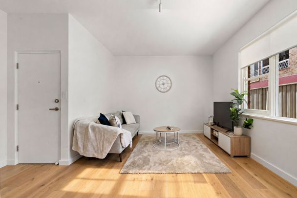 Peaceful Ground Floor Apartment Just Moments from the Bay - Photo 1