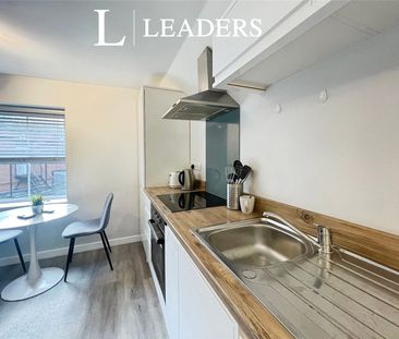 apartment to rent Wootton Gardens, Bournemouth, Dorset, BH1 - Photo 4