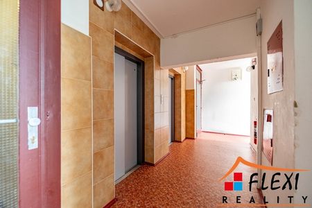 Pronájem prostorného bytu 3+1 s lodžií v druž.vl., 80,67 m - Fotografie 3