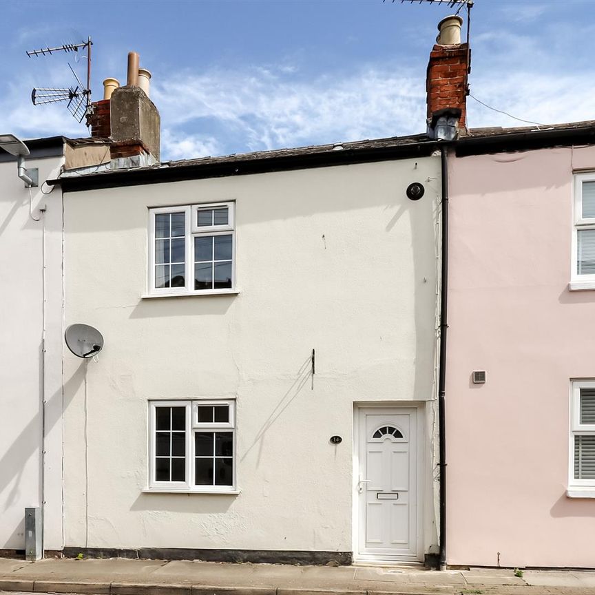 A 2 Bedroom House - Mid Terrace in Fairview GL52 2JT - Photo 1