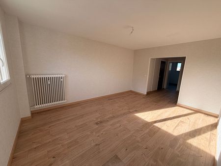 Location Appartement 3 pièces 66m² - Photo 2