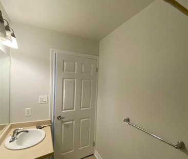 For Lease - 3504 Hurontario Street Unit# 2711, Mississauga, Ontario - Photo 4