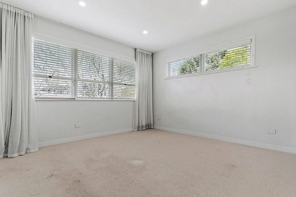 Well Located 3BR House Pakuranga - Photo 1