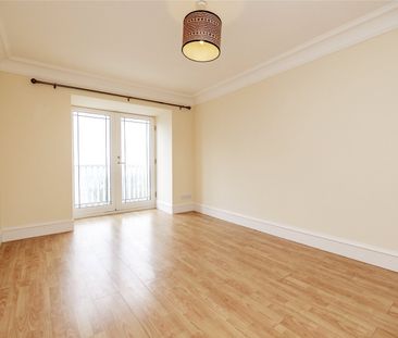 3 bedroom apartment to rent - Photo 2
