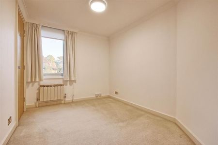 3 bedroom flat to rent - Photo 4