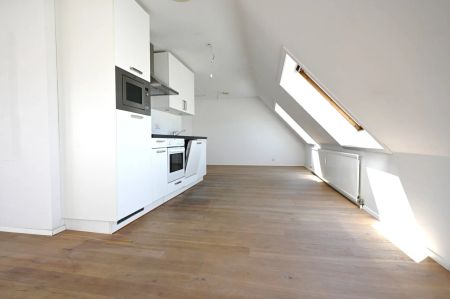 Über den Dächern von Linz – Geräumige 3-Zimmer-Dachgeschosswohnung mit Charme, Ausblick & viel Licht - Foto 4