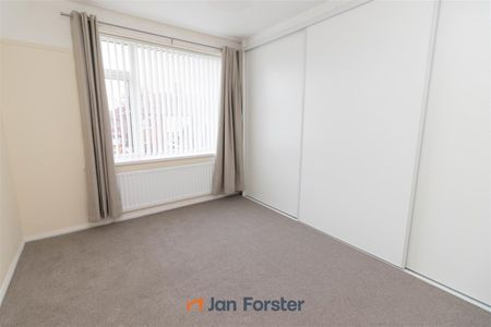 3 Bedroom House - Semi-Detached - Photo 4