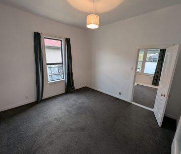 Home on the hill - charming 1bed flat in Linwood - Photo 2