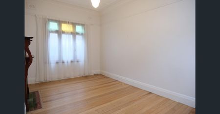 Federation Charm in the Cultural Heart of Marrickville - Photo 3