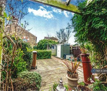 3 bedroom semi-detached house to rent - Photo 3