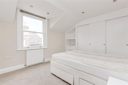 3 bedroom flat to rent - Photo 4