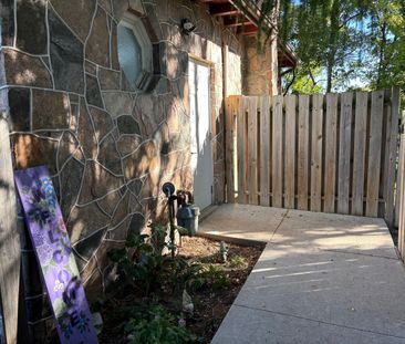 For Lease - 128 Angeline Street Unit# Lower, Kawartha Lakes, Ontario - Photo 3