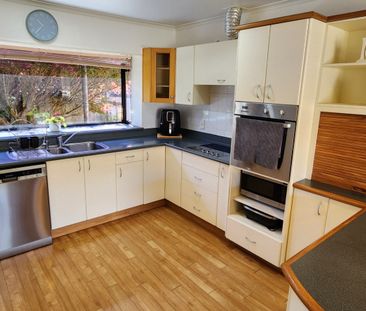 8 Frank Frethey Place, Highlands Park, New Plymouth - Photo 5