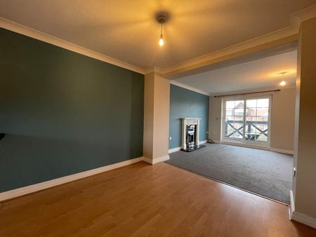 4 bedroom terraced house to rent - Photo 3