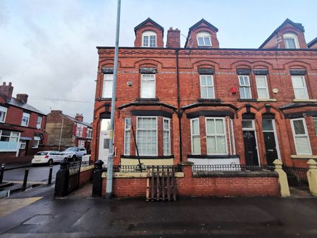 Stockport Road, Levenshulme, Manchester, M19 - Photo 3