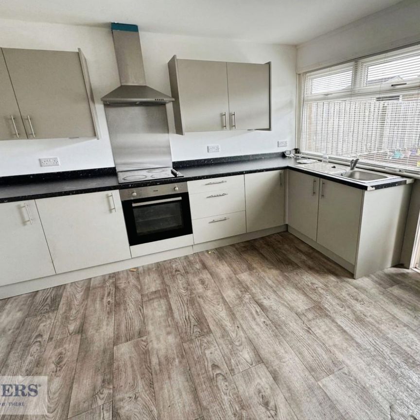 3 bedroom House To Let Total Size: 958 SQ FT - Photo 1