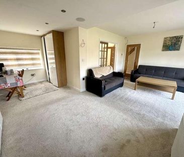 St. Marys Avenue North, Southall, UB2 - Photo 5