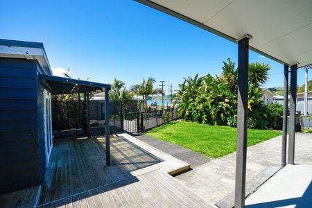 3 Bedroom + 1 Hobby Room (outside) Kawakawa Bay - Waterviews - Photo 4