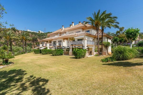 Alquiler de piso en Avenida de la Equitacion - Photo 1