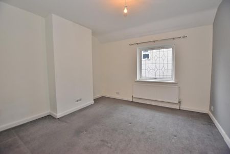 4 bedroom detached house to rent - Photo 3