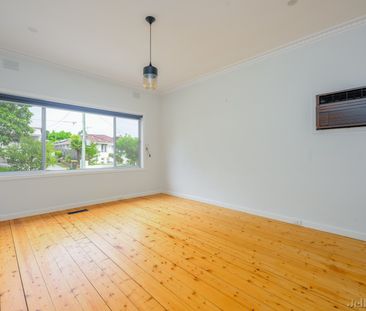 1/26 Fenacre Street, Strathmore - Photo 2