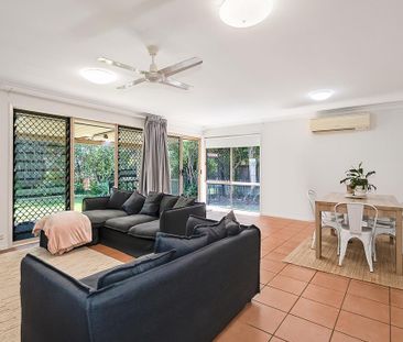 Spacious Family Living in a Prime Carseldine Location - Photo 3