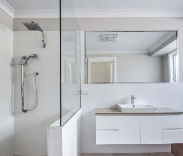 Low Maintenance & Stylish Home - Photo 4