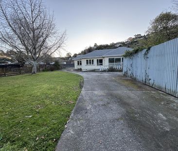 Renovated 3 Bedroom in prime location - Photo 3