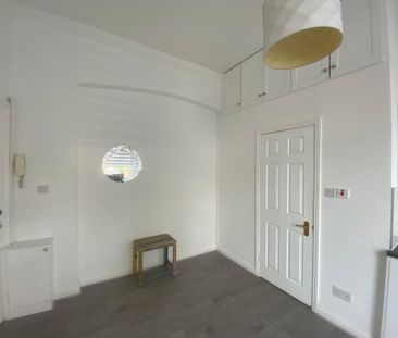 Studio Flat, Chichele Road, NW2 - Photo 1