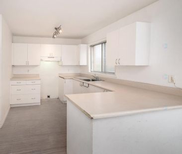 Grand appartement 4 1/2 Rivière-des-Prairies LIBRE - Photo 1