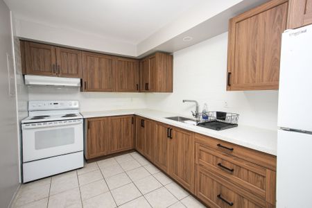 For Lease - 4227 Dundas Street Unit# 1, Toronto, Ontario - Photo 4