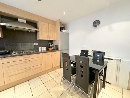 3 bedroom terraced house to rent - Photo 2