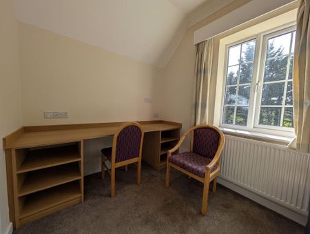 8 bedroom detached house to rent - Photo 3