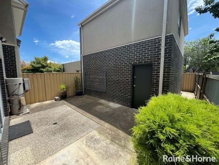 Modern Townhouse plus Studio in a Great Location! - Photo 5