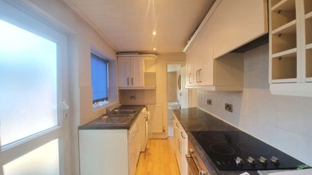 2 bedroom house to rent Ivy Road, Southampton, SO17 - Photo 5