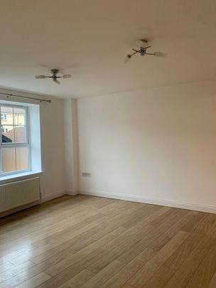 2 Bed Flat, Fountain Mill, BS5 - Photo 1