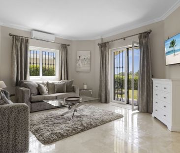 3 Bedroom Apartment For Rent in La Quinta, Málaga - Photo 3