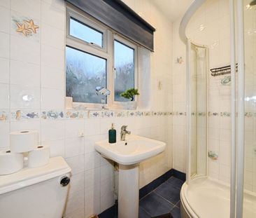 Room in a Shared House, Oldstead Road, BR1 - Photo 1
