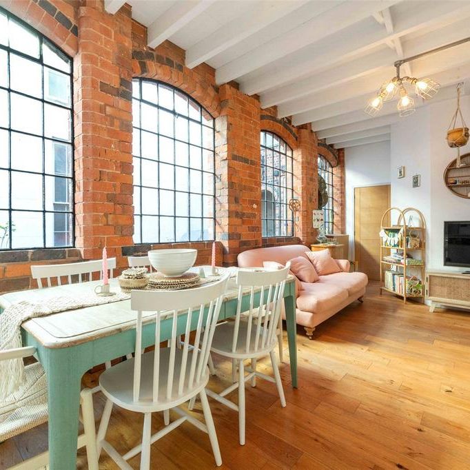 2 bedroom end of terrace house to rent - Photo 1