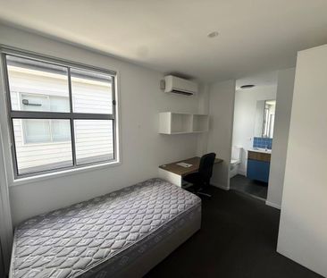 Student Accommodation - STUDENT ONLY! Walking distance to UQ. - Photo 3