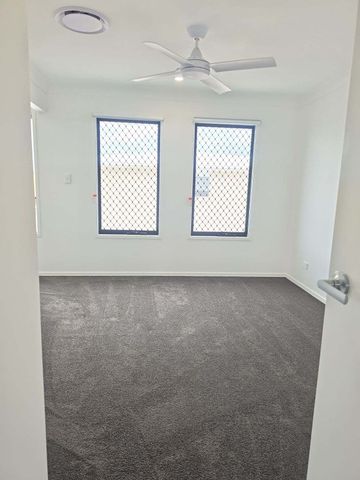 *BRAND NEW* 3 BEDROOM TOWNHOUSE AVAIL NOW-FULLY DUCTED AIRCON - Photo 3